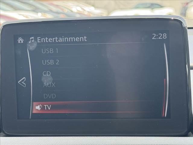 ロードスター Ｓレザーパッケージ　６速ＭＴ　純正ＳＤナビ　フルセグＴＶ　クリアランスソナー　ＥＴＣ　本革シート　衝突軽減ブレーキ　禁煙車　Ｂｌｕｅｔｏｏｔｈ対応　オートクルーズコントロール　ＬＥＤヘッドライト　シートヒーター　ＢＳＭ（6枚目）