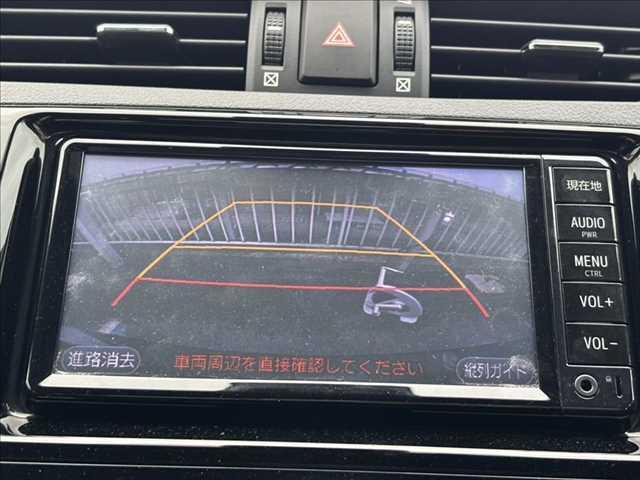 マークＸ ２５０Ｇ　Ｆｏｕｒ　純正ＳＤナビ　衝突軽減ブレーキ　バックカメラ　パワーシート　地デジＴＶ　Ｂｌｕｅｔｏｏｔｈ　禁煙車　ＨＩＤヘッドライト　スマートキー　クルーズコントロール　盗難防止装置　電動格納ミラー（4枚目）