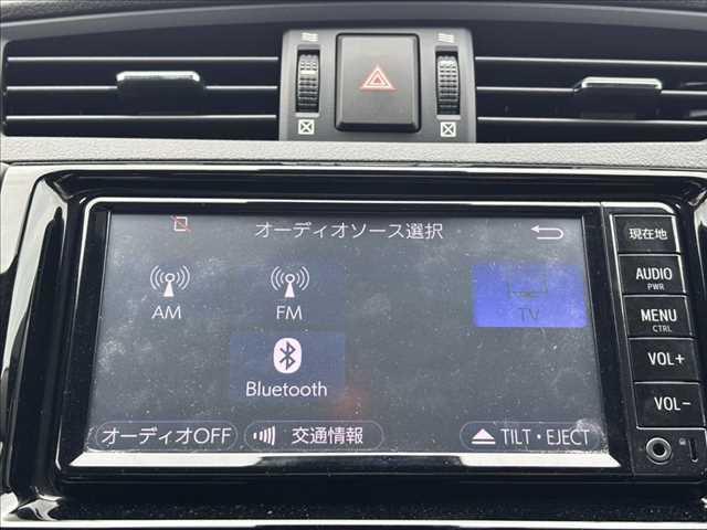 マークＸ ２５０Ｇ　Ｆｏｕｒ　純正ＳＤナビ　衝突軽減ブレーキ　バックカメラ　パワーシート　地デジＴＶ　Ｂｌｕｅｔｏｏｔｈ　禁煙車　ＨＩＤヘッドライト　スマートキー　クルーズコントロール　盗難防止装置　電動格納ミラー（5枚目）