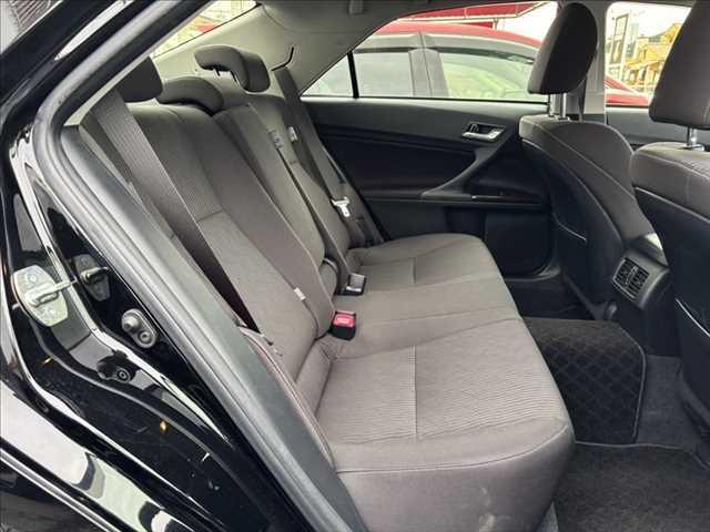 マークＸ ２５０Ｇ　Ｆｏｕｒ　純正ＳＤナビ　衝突軽減ブレーキ　バックカメラ　パワーシート　地デジＴＶ　Ｂｌｕｅｔｏｏｔｈ　禁煙車　ＨＩＤヘッドライト　スマートキー　クルーズコントロール　盗難防止装置　電動格納ミラー（8枚目）