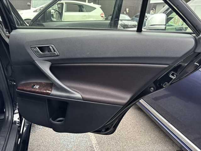マークＸ ２５０Ｇ　Ｆｏｕｒ　純正ＳＤナビ　衝突軽減ブレーキ　バックカメラ　パワーシート　地デジＴＶ　Ｂｌｕｅｔｏｏｔｈ　禁煙車　ＨＩＤヘッドライト　スマートキー　クルーズコントロール　盗難防止装置　電動格納ミラー（62枚目）