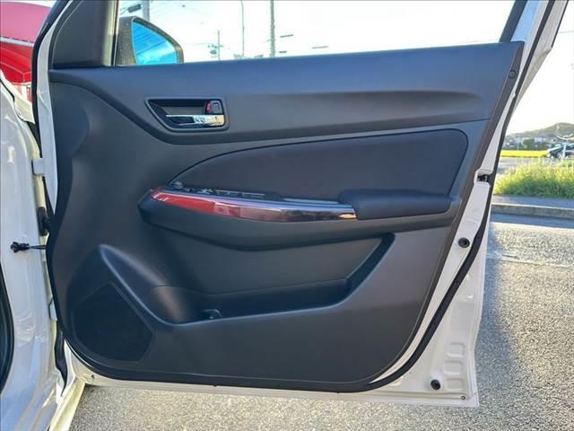 スイフトスポーツ ベースグレード 6速MT メモリーナビ フルセグTV ETC ローダウン アイライン クスコタワーバー 衝突軽減ブレーキ 禁煙車 レーダークルーズコントロール Bluetooth LEDヘッドライト シートヒーター(52枚目)