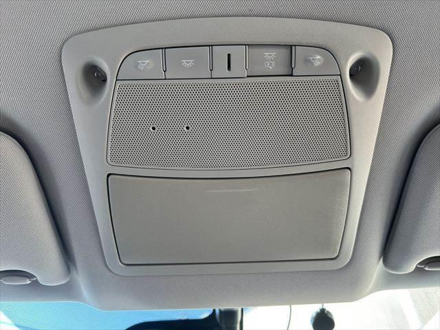 ティアナ ＸＬ　ＳＤナビ　フルセグＴＶ　Ｂｌｕｅｔｏｏｔｈ　バックカメラ　パワーシート　禁煙車　ＨＩＤヘッドライト　ＥＴＣ　スマートキー　オートエアコン　パワーウィンドウ　パワーステアリング（7枚目）