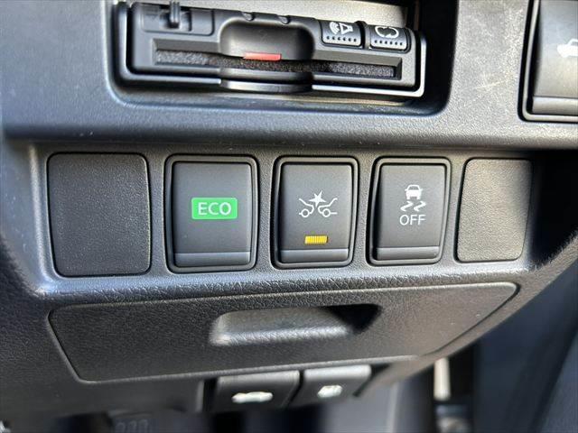 ティアナ ＸＬ　ＳＤナビ　フルセグＴＶ　Ｂｌｕｅｔｏｏｔｈ　バックカメラ　パワーシート　禁煙車　ＨＩＤヘッドライト　ＥＴＣ　スマートキー　オートエアコン　パワーウィンドウ　パワーステアリング（8枚目）