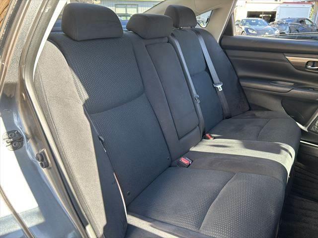 ティアナ ＸＬ　ＳＤナビ　フルセグＴＶ　Ｂｌｕｅｔｏｏｔｈ　バックカメラ　パワーシート　禁煙車　ＨＩＤヘッドライト　ＥＴＣ　スマートキー　オートエアコン　パワーウィンドウ　パワーステアリング（10枚目）