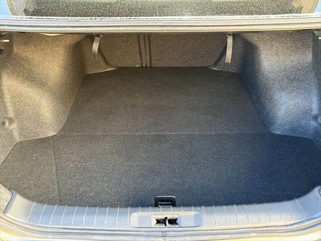 ティアナ ＸＬ　ＳＤナビ　フルセグＴＶ　Ｂｌｕｅｔｏｏｔｈ　バックカメラ　パワーシート　禁煙車　ＨＩＤヘッドライト　ＥＴＣ　スマートキー　オートエアコン　パワーウィンドウ　パワーステアリング（11枚目）