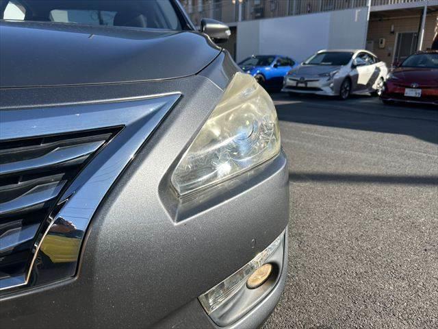 ティアナ ＸＬ　ＳＤナビ　フルセグＴＶ　Ｂｌｕｅｔｏｏｔｈ　バックカメラ　パワーシート　禁煙車　ＨＩＤヘッドライト　ＥＴＣ　スマートキー　オートエアコン　パワーウィンドウ　パワーステアリング（13枚目）