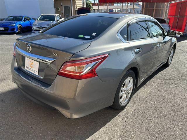 ティアナ ＸＬ　ＳＤナビ　フルセグＴＶ　Ｂｌｕｅｔｏｏｔｈ　バックカメラ　パワーシート　禁煙車　ＨＩＤヘッドライト　ＥＴＣ　スマートキー　オートエアコン　パワーウィンドウ　パワーステアリング（19枚目）