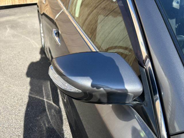 ティアナ ＸＬ　ＳＤナビ　フルセグＴＶ　Ｂｌｕｅｔｏｏｔｈ　バックカメラ　パワーシート　禁煙車　ＨＩＤヘッドライト　ＥＴＣ　スマートキー　オートエアコン　パワーウィンドウ　パワーステアリング（26枚目）