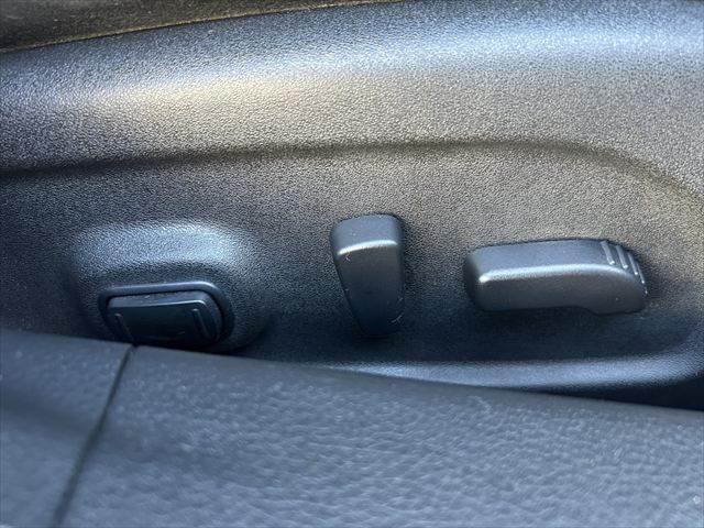 ティアナ ＸＬ　ＳＤナビ　フルセグＴＶ　Ｂｌｕｅｔｏｏｔｈ　バックカメラ　パワーシート　禁煙車　ＨＩＤヘッドライト　ＥＴＣ　スマートキー　オートエアコン　パワーウィンドウ　パワーステアリング（33枚目）