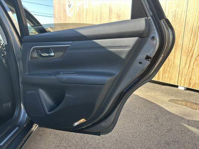 ティアナ ＸＬ　ＳＤナビ　フルセグＴＶ　Ｂｌｕｅｔｏｏｔｈ　バックカメラ　パワーシート　禁煙車　ＨＩＤヘッドライト　ＥＴＣ　スマートキー　オートエアコン　パワーウィンドウ　パワーステアリング（44枚目）