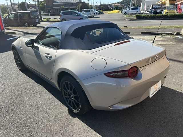 店舗敷地内に駐車スペースもございます。お車でのご来場をお考えの方はご安心ください♪