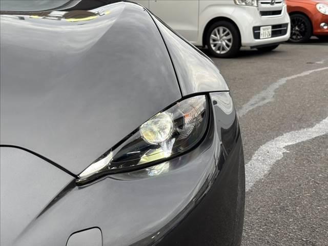 ロードスターＲＦ ＶＳ　禁煙車　６速ＭＴ　純正ナビ　本革シート　バックカメラ　フルセグＴＶ　Ｂｌｕｅｔｏｏｔｈ　ＬＥＤヘッドライト　ブラインドスポットモニター　シートヒーター　ＥＴＣ　フロントリップ　リアディフューザー（10枚目）