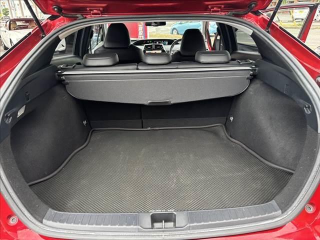 TOYOTA PRIUS A TOURING SELECTION