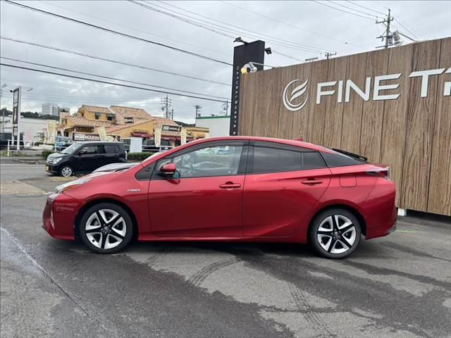 TOYOTA PRIUS A TOURING SELECTION