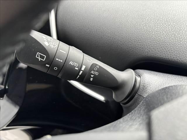 TOYOTA PRIUS A TOURING SELECTION
