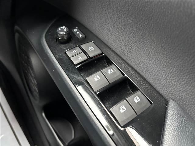 TOYOTA PRIUS A TOURING SELECTION