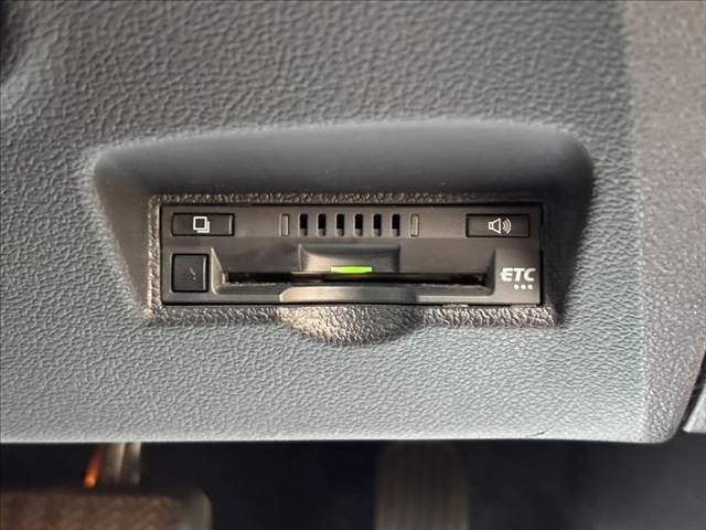 TOYOTA PRIUS A TOURING SELECTION