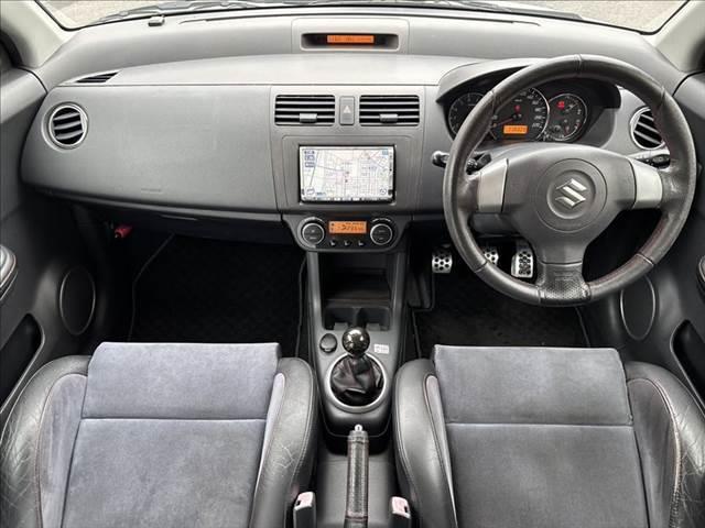 スイフト スポーツリミテッド 禁煙車 HDDナビ HIDヘッドライト スマートキー 純正16インチAW ETC パワーウィンドウ オートエアコン パワーステアリング 運転席エアバッグ 助手席エアバッグ 電動格納ミラー(3枚目)