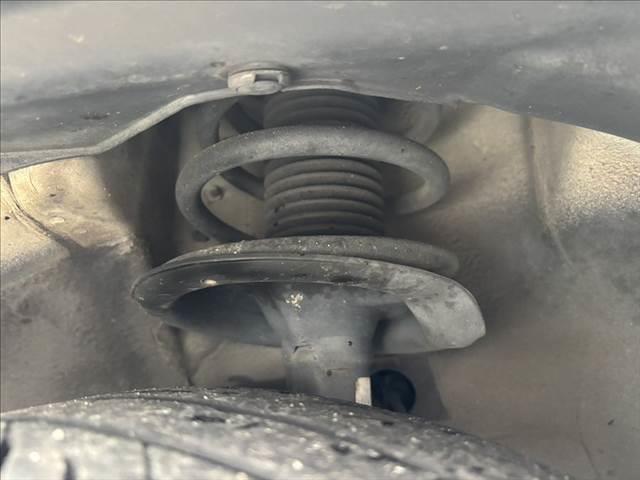 スイフト スポーツリミテッド 禁煙車 HDDナビ HIDヘッドライト スマートキー 純正16インチAW ETC パワーウィンドウ オートエアコン パワーステアリング 運転席エアバッグ 助手席エアバッグ 電動格納ミラー(13枚目)