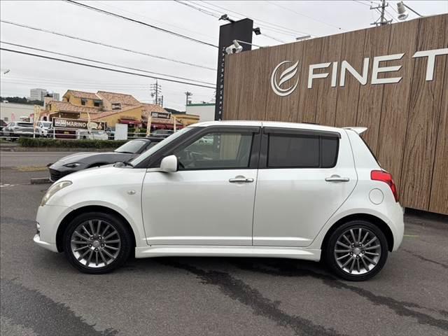 スイフト スポーツリミテッド 禁煙車 HDDナビ HIDヘッドライト スマートキー 純正16インチAW ETC パワーウィンドウ オートエアコン パワーステアリング 運転席エアバッグ 助手席エアバッグ 電動格納ミラー(20枚目)