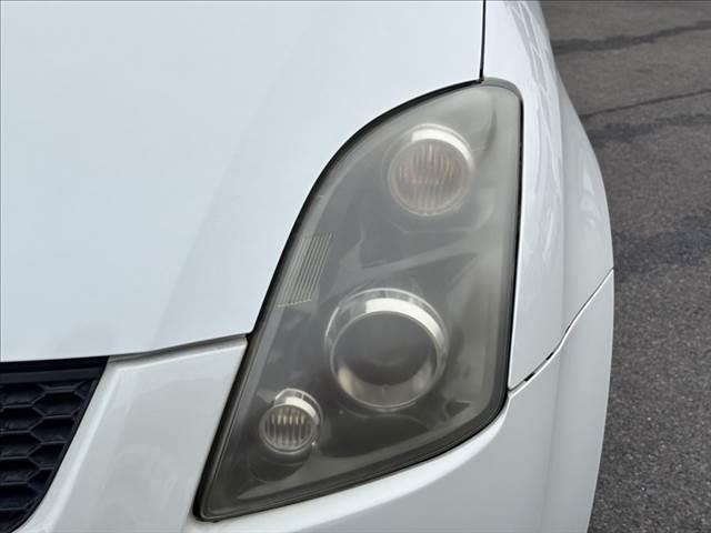 スイフト スポーツリミテッド 禁煙車 HDDナビ HIDヘッドライト スマートキー 純正16インチAW ETC パワーウィンドウ オートエアコン パワーステアリング 運転席エアバッグ 助手席エアバッグ 電動格納ミラー(21枚目)