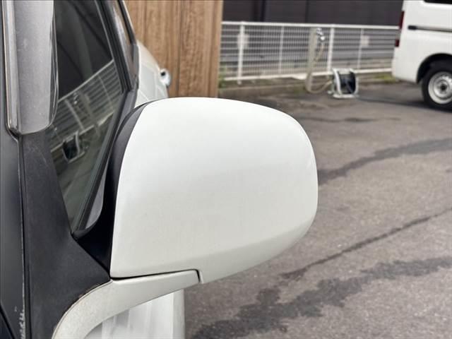 スイフト スポーツリミテッド 禁煙車 HDDナビ HIDヘッドライト スマートキー 純正16インチAW ETC パワーウィンドウ オートエアコン パワーステアリング 運転席エアバッグ 助手席エアバッグ 電動格納ミラー(25枚目)