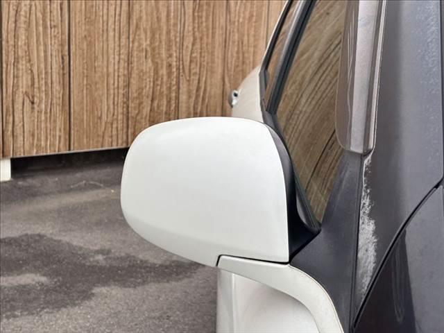 スイフト スポーツリミテッド 禁煙車 HDDナビ HIDヘッドライト スマートキー 純正16インチAW ETC パワーウィンドウ オートエアコン パワーステアリング 運転席エアバッグ 助手席エアバッグ 電動格納ミラー(26枚目)