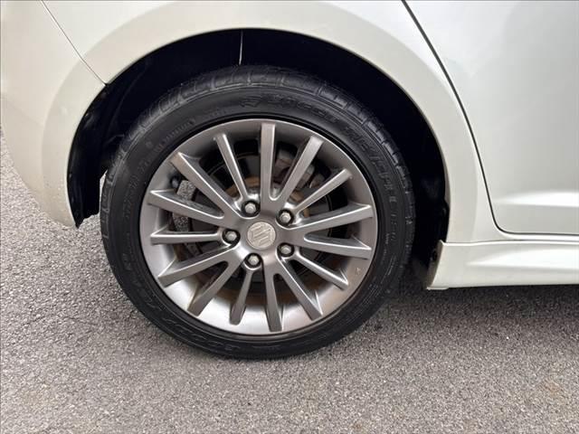 スイフト スポーツリミテッド 禁煙車 HDDナビ HIDヘッドライト スマートキー 純正16インチAW ETC パワーウィンドウ オートエアコン パワーステアリング 運転席エアバッグ 助手席エアバッグ 電動格納ミラー(27枚目)