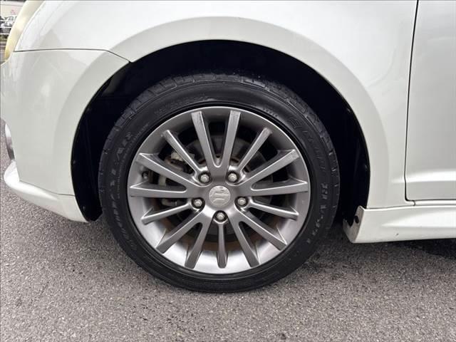 スイフト スポーツリミテッド 禁煙車 HDDナビ HIDヘッドライト スマートキー 純正16インチAW ETC パワーウィンドウ オートエアコン パワーステアリング 運転席エアバッグ 助手席エアバッグ 電動格納ミラー(28枚目)