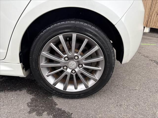 スイフト スポーツリミテッド 禁煙車 HDDナビ HIDヘッドライト スマートキー 純正16インチAW ETC パワーウィンドウ オートエアコン パワーステアリング 運転席エアバッグ 助手席エアバッグ 電動格納ミラー(29枚目)