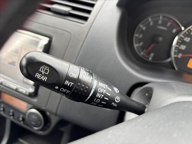 スイフト スポーツリミテッド 禁煙車 HDDナビ HIDヘッドライト スマートキー 純正16インチAW ETC パワーウィンドウ オートエアコン パワーステアリング 運転席エアバッグ 助手席エアバッグ 電動格納ミラー(38枚目)