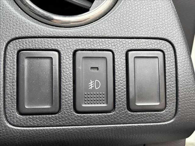 スイフト スポーツリミテッド 禁煙車 HDDナビ HIDヘッドライト スマートキー 純正16インチAW ETC パワーウィンドウ オートエアコン パワーステアリング 運転席エアバッグ 助手席エアバッグ 電動格納ミラー(42枚目)