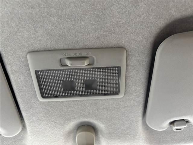 スイフト スポーツリミテッド 禁煙車 HDDナビ HIDヘッドライト スマートキー 純正16インチAW ETC パワーウィンドウ オートエアコン パワーステアリング 運転席エアバッグ 助手席エアバッグ 電動格納ミラー(47枚目)