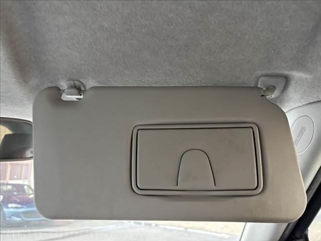 スイフト スポーツリミテッド 禁煙車 HDDナビ HIDヘッドライト スマートキー 純正16インチAW ETC パワーウィンドウ オートエアコン パワーステアリング 運転席エアバッグ 助手席エアバッグ 電動格納ミラー(48枚目)