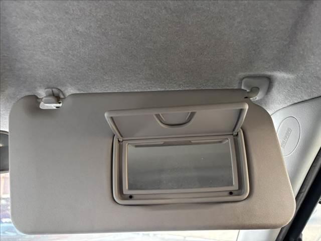 スイフト スポーツリミテッド 禁煙車 HDDナビ HIDヘッドライト スマートキー 純正16インチAW ETC パワーウィンドウ オートエアコン パワーステアリング 運転席エアバッグ 助手席エアバッグ 電動格納ミラー(49枚目)