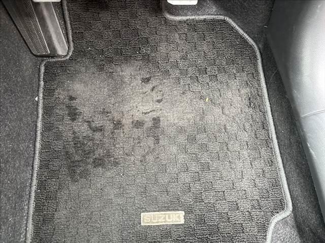 スイフト スポーツリミテッド 禁煙車 HDDナビ HIDヘッドライト スマートキー 純正16インチAW ETC パワーウィンドウ オートエアコン パワーステアリング 運転席エアバッグ 助手席エアバッグ 電動格納ミラー(52枚目)