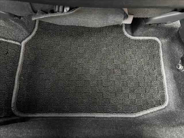 スイフト スポーツリミテッド 禁煙車 HDDナビ HIDヘッドライト スマートキー 純正16インチAW ETC パワーウィンドウ オートエアコン パワーステアリング 運転席エアバッグ 助手席エアバッグ 電動格納ミラー(53枚目)