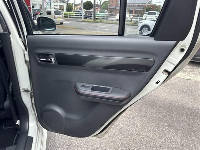 スイフト スポーツリミテッド 禁煙車 HDDナビ HIDヘッドライト スマートキー 純正16インチAW ETC パワーウィンドウ オートエアコン パワーステアリング 運転席エアバッグ 助手席エアバッグ 電動格納ミラー(59枚目)