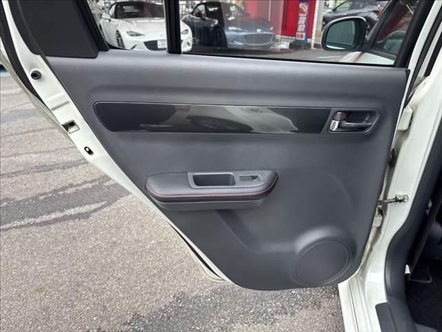 スイフト スポーツリミテッド 禁煙車 HDDナビ HIDヘッドライト スマートキー 純正16インチAW ETC パワーウィンドウ オートエアコン パワーステアリング 運転席エアバッグ 助手席エアバッグ 電動格納ミラー(65枚目)