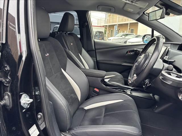 プリウスPHV Sナビパッケージ・GRスポーツ 純正11.6型SDナビ 5人乗り (後期型) フルセグTV バックカメラ ETC2.0 Bluetooth LEDヘッドライト 禁煙車 衝突軽減ブレーキ レーダークルーズコントロール シートヒーター(8枚目)