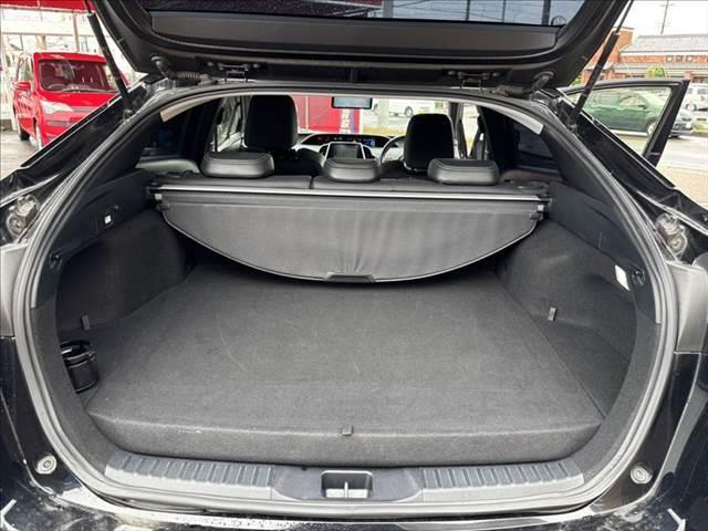 プリウスPHV Sナビパッケージ・GRスポーツ 純正11.6型SDナビ 5人乗り (後期型) フルセグTV バックカメラ ETC2.0 Bluetooth LEDヘッドライト 禁煙車 衝突軽減ブレーキ レーダークルーズコントロール シートヒーター(10枚目)