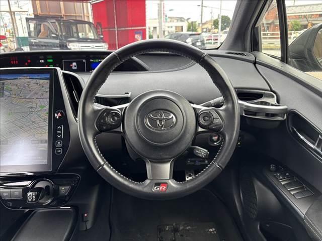 プリウスPHV Sナビパッケージ・GRスポーツ 純正11.6型SDナビ 5人乗り (後期型) フルセグTV バックカメラ ETC2.0 Bluetooth LEDヘッドライト 禁煙車 衝突軽減ブレーキ レーダークルーズコントロール シートヒーター(11枚目)