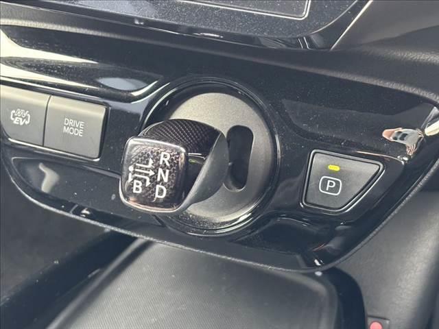 プリウスPHV Sナビパッケージ・GRスポーツ 純正11.6型SDナビ 5人乗り (後期型) フルセグTV バックカメラ ETC2.0 Bluetooth LEDヘッドライト 禁煙車 衝突軽減ブレーキ レーダークルーズコントロール シートヒーター(38枚目)