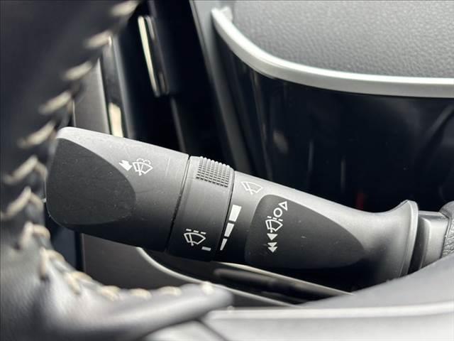 プリウスPHV Sナビパッケージ・GRスポーツ 純正11.6型SDナビ 5人乗り (後期型) フルセグTV バックカメラ ETC2.0 Bluetooth LEDヘッドライト 禁煙車 衝突軽減ブレーキ レーダークルーズコントロール シートヒーター(43枚目)