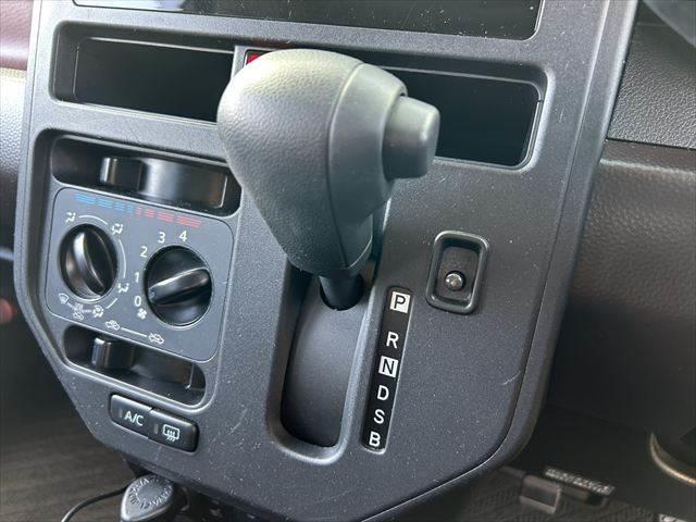 タンク X S 純正SDナビ Bluetooth 地デジTV パワースライドドア 衝突軽減ブレーキ 禁煙車 バックカメラ スマートキー シートヒーター アイドリングストップ 電動格納ミラー(33枚目)