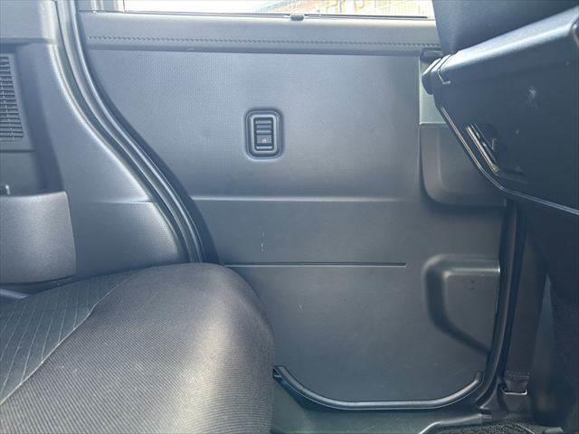 タンク X S 純正SDナビ Bluetooth 地デジTV パワースライドドア 衝突軽減ブレーキ 禁煙車 バックカメラ スマートキー シートヒーター アイドリングストップ 電動格納ミラー(58枚目)