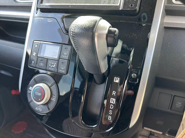 タント カスタムＲＳ　ＳＡ　純正ＳＤナビ　衝突軽減ブレーキ　バックカメラ　フルセグＴＶ　Ｂｌｕｅｔｏｏｔｈ　両側パワースライドドア　禁煙車　ＬＥＤヘッドライト　スマートキー　電動格納ミラー　横滑り防止装置（33枚目）