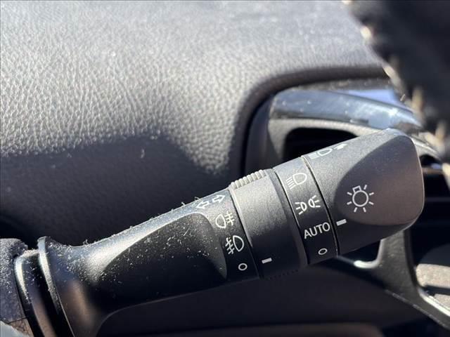 プリウスＰＨＶ Ｓナビパッケージ・ＧＲスポーツ　純正１１．６インチナビ　衝突軽減ブレーキ　バックカメラ　フルセグＴＶ　Ｂｌｕｅｔｏｏｔｈ　禁煙車　ＬＥＤヘッドライト　スマートキー　クルーズコントロール　シートヒーター　１５００Ｗ給電（40枚目）