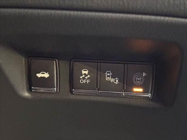 フーガハイブリッド ベースグレード　純正ＨＤＤナビ　フルセグＴＶ　アラウンドビューモニター　ハーフレザーシート　ＥＴＣ　ブラインドスポットモニター　衝突軽減ブレーキ　レーダークルーズコントロール　パワーシート　クリアランスソナー（7枚目）